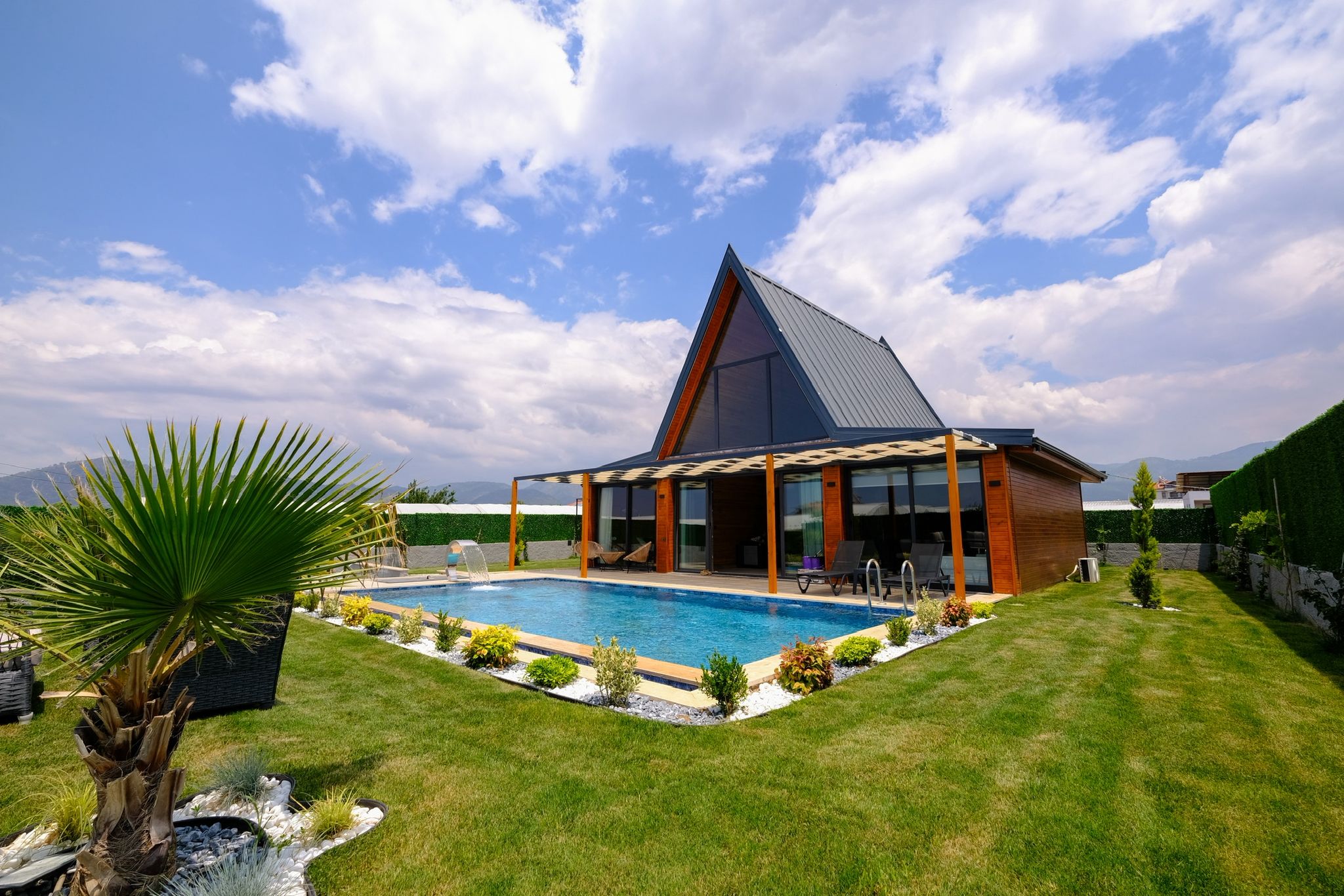 Ege Denizi mi Akdeniz Denizi mi? Tatil İçin Hangisi Daha Uygun?